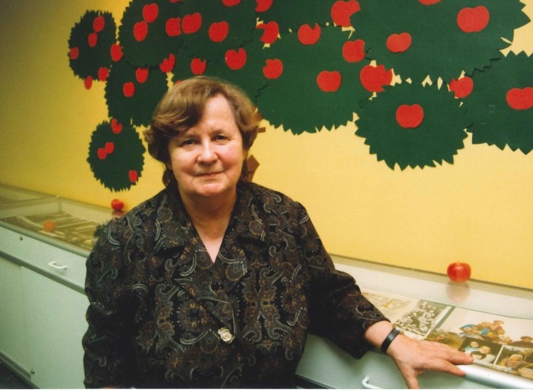 Lastekirjanik Ellen Niit