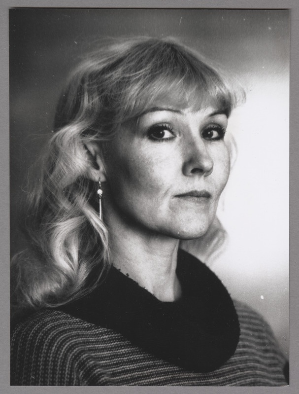 Illustraator Iivi Sampu-Raudsepp, foto Kalju Suur (Eesti Kunstimuuseum)