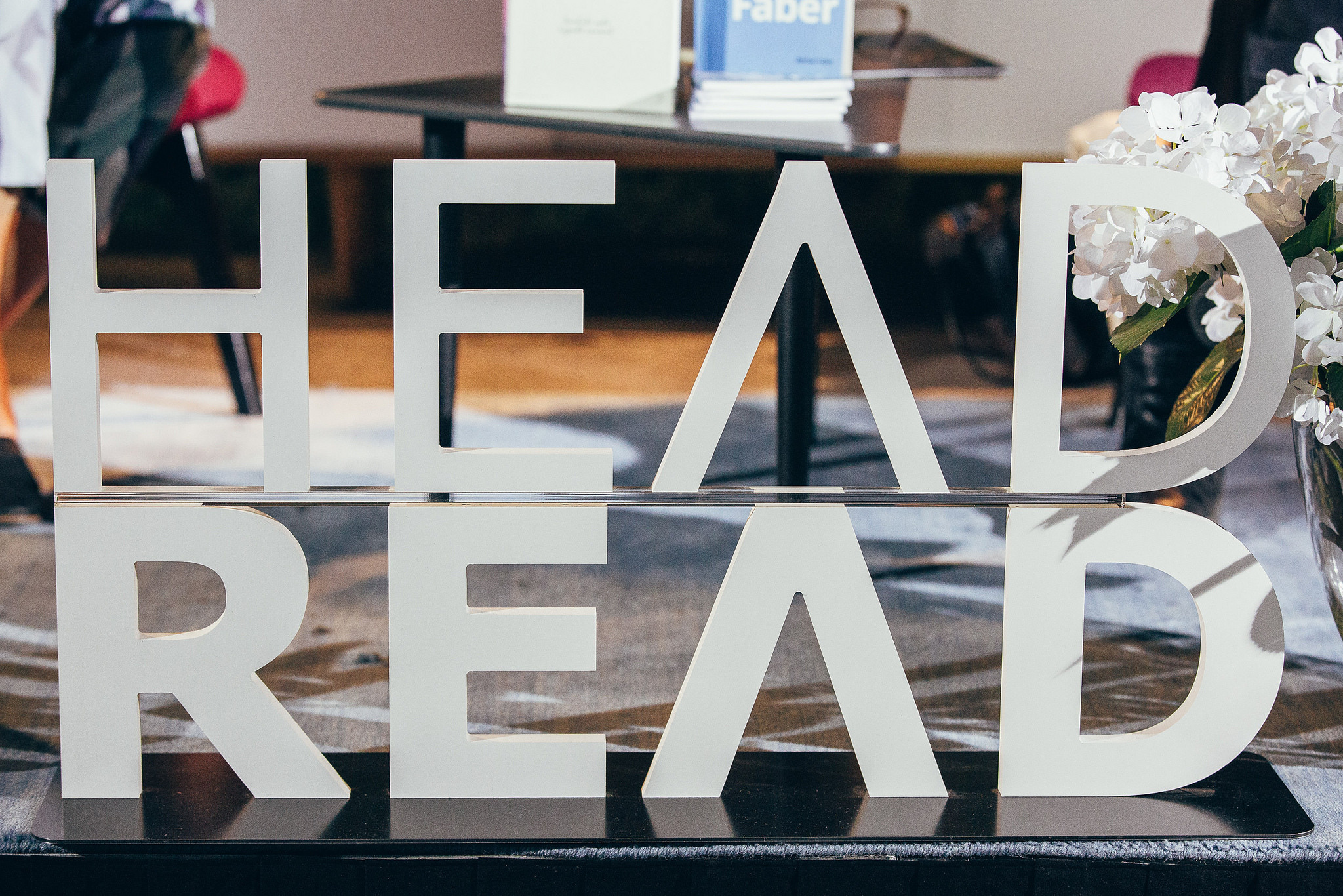 HeadRead logo lavaserval