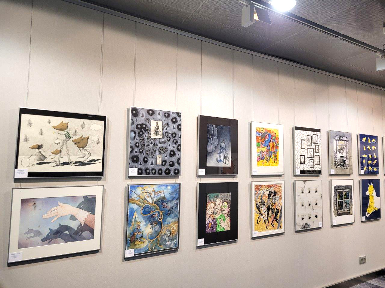 Näituse, Joostes huntidega, tööd Läti Rahvusraamatukogus