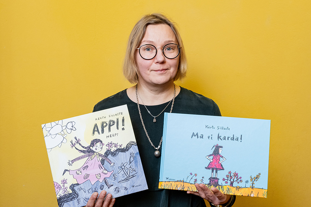 Pere uurib koos raamatut