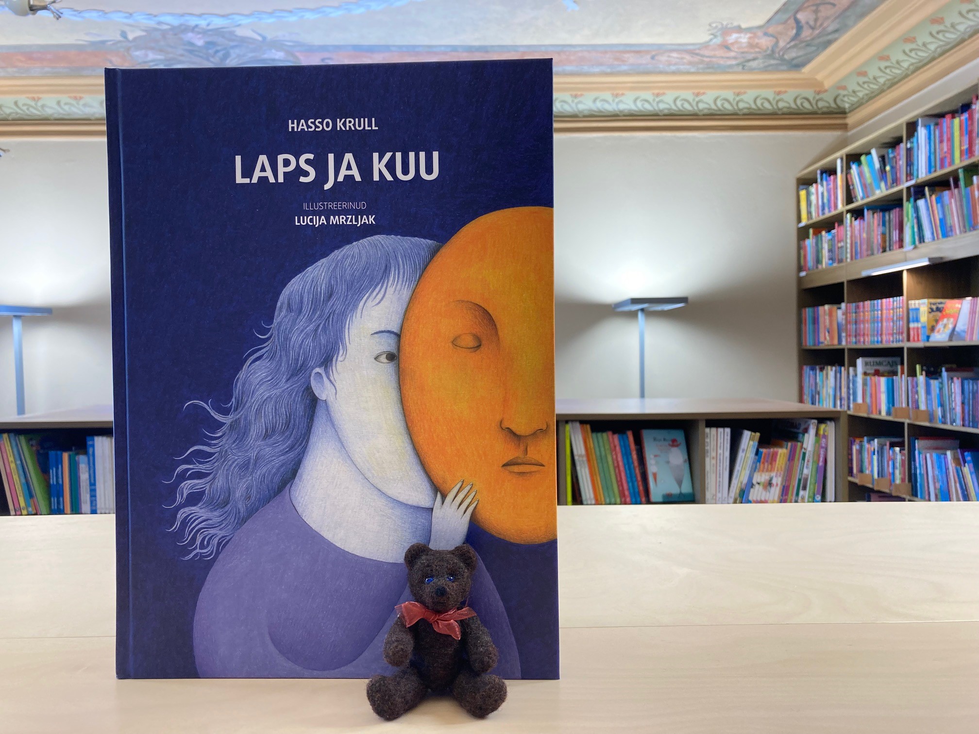 Näituse, Joostes huntidega, tööd Läti Rahvusraamatukogus