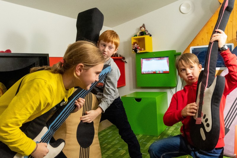 Näituse, Joostes huntidega, tööd Läti Rahvusraamatukogus