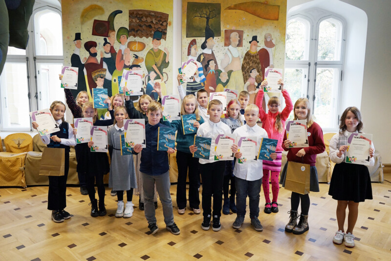 Näituse, Joostes huntidega, tööd Läti Rahvusraamatukogus