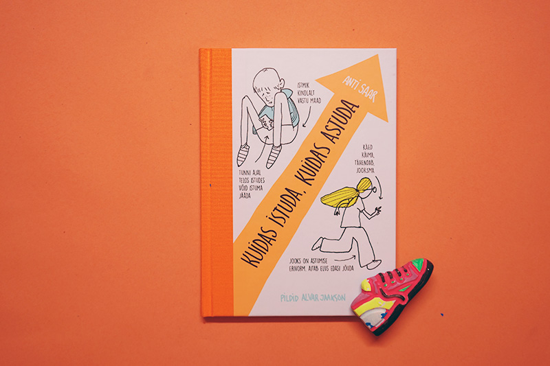 Pere uurib koos raamatut