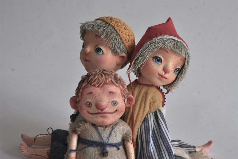 Pere uurib koos raamatut